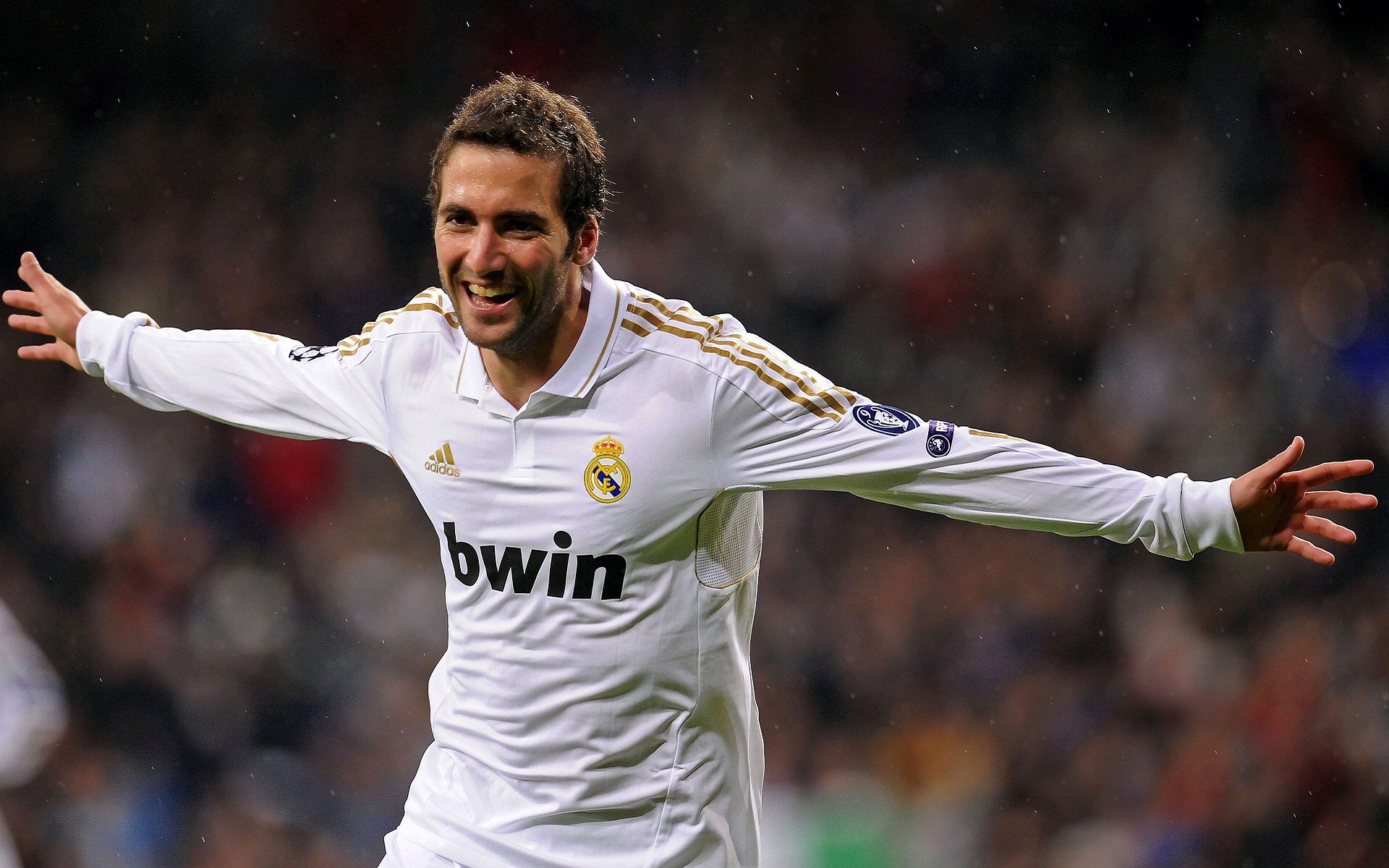 “梅开二度!明星核心一人撑起整场比赛的胜利”